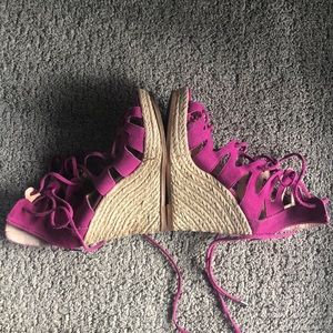 Worn once Steve Madden fuchsia/magenta wrap wedges